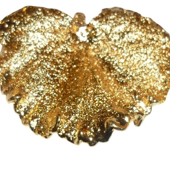 Jewelry - Vintage Gold Tone Textured Leaf Brooch and Clip On Earrings Jewelry Set
